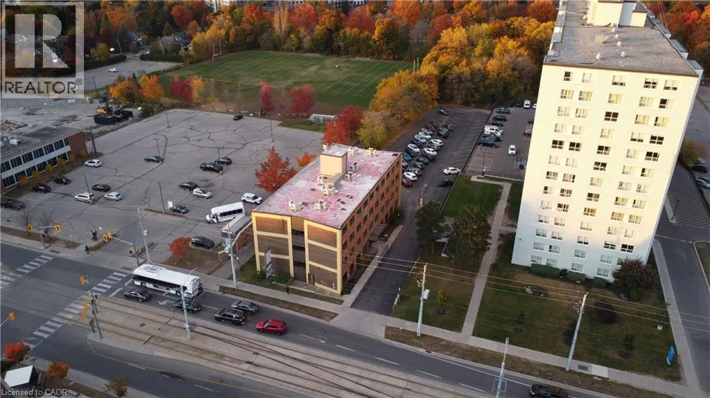 824 KING Street W