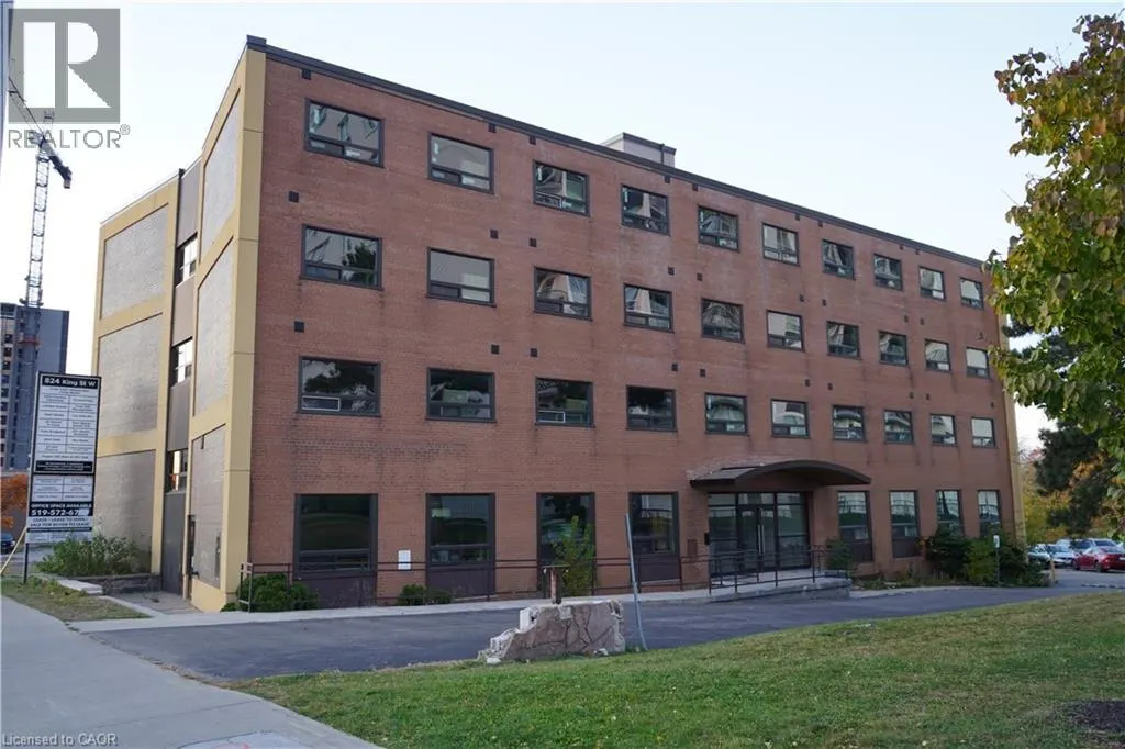 824 KING Street W