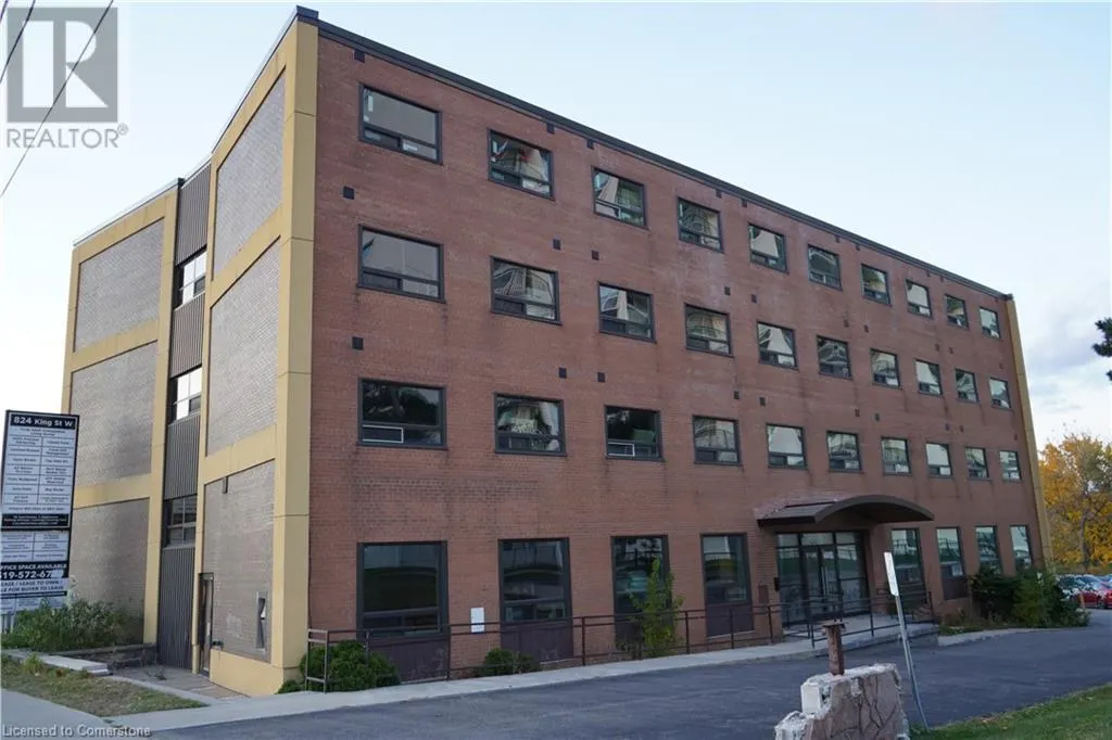 824 KING Street W