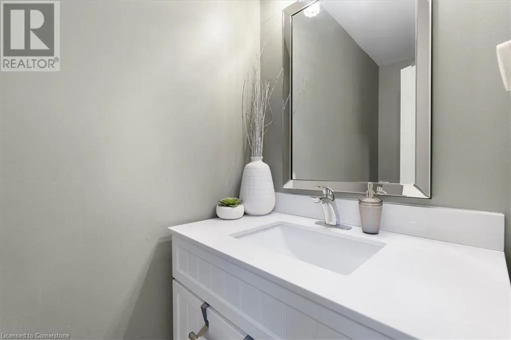 122 LAKESHORE Road Unit# 8, #8