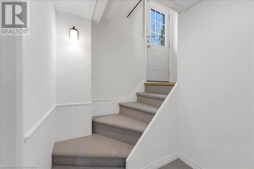 441 VALLEY Drive