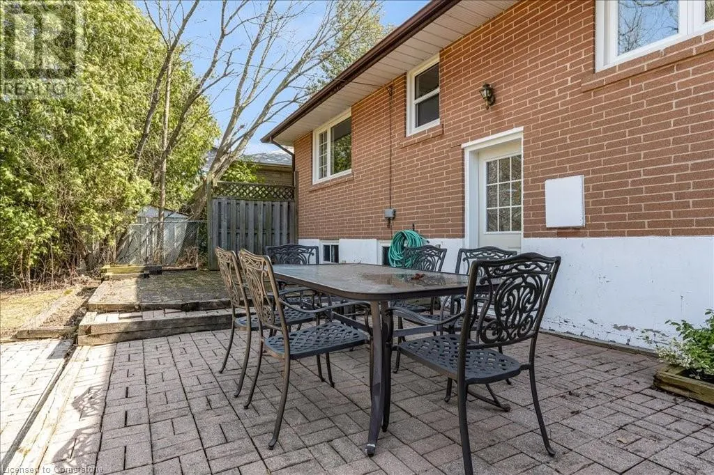 441 VALLEY Drive