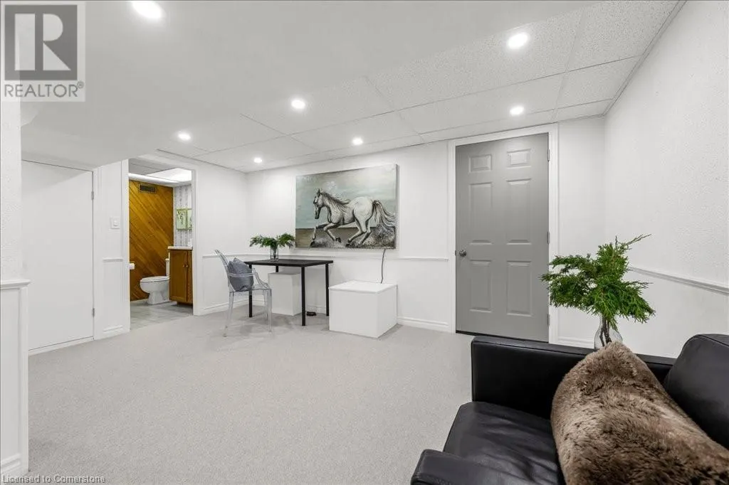 441 VALLEY Drive