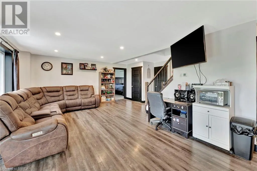 2445 EAST QUARTER LINE Road