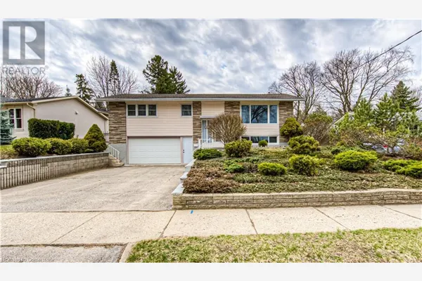 211 LAKESIDE DR Drive
