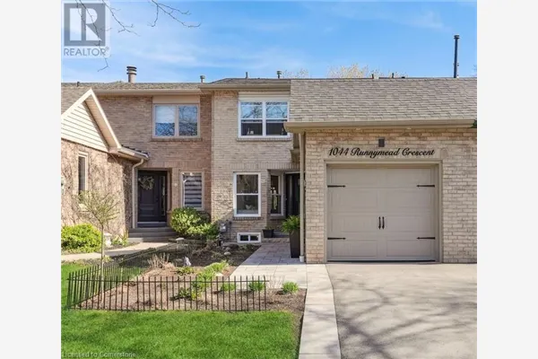 1044 RUNNYMEAD Crescent