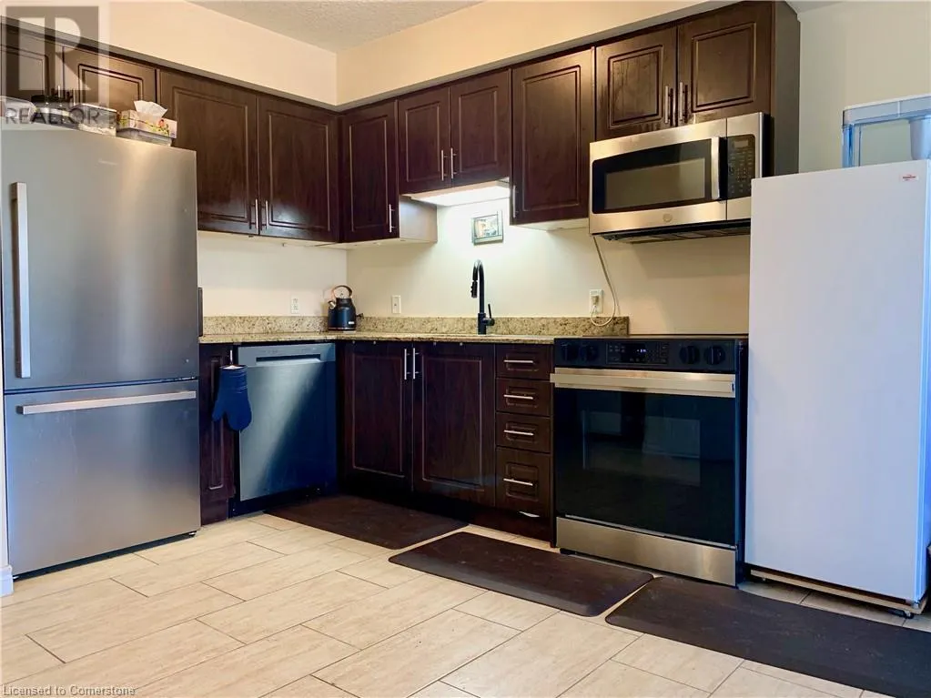886 GOLF LINKS Road Unit# 104, #104
