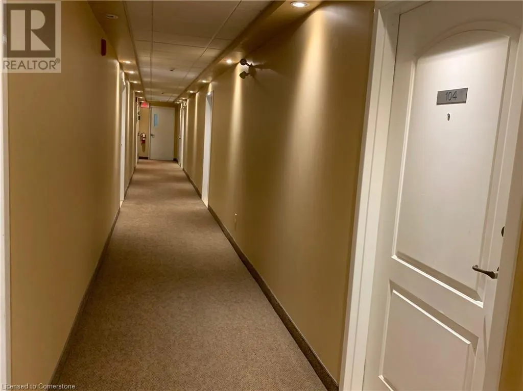 886 GOLF LINKS Road Unit# 104, #104