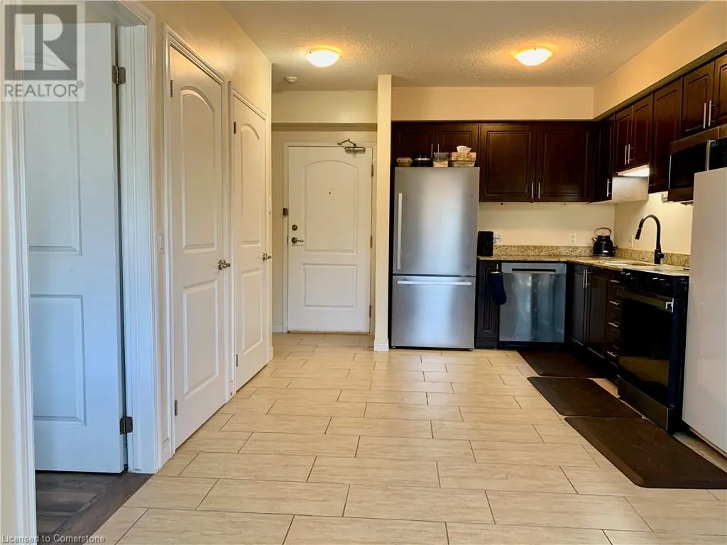 886 GOLF LINKS Road Unit# 104, #104