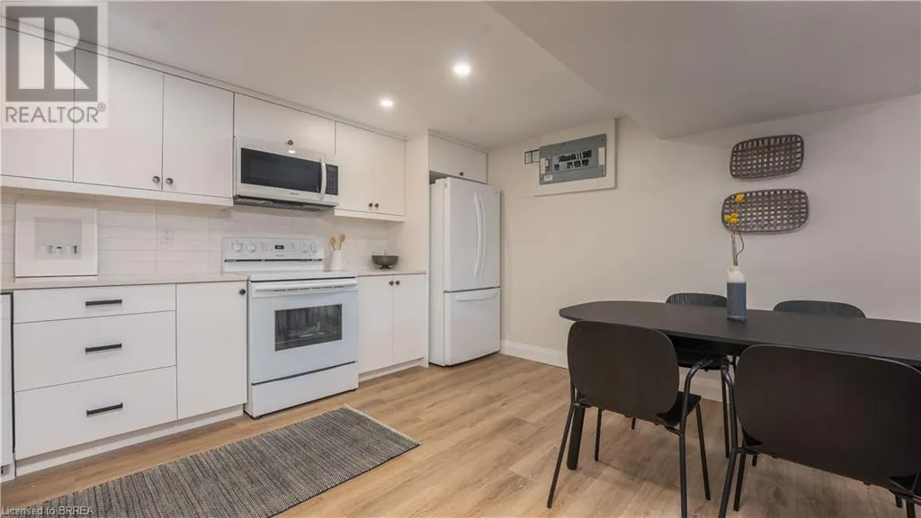 75 HENDERSON Avenue