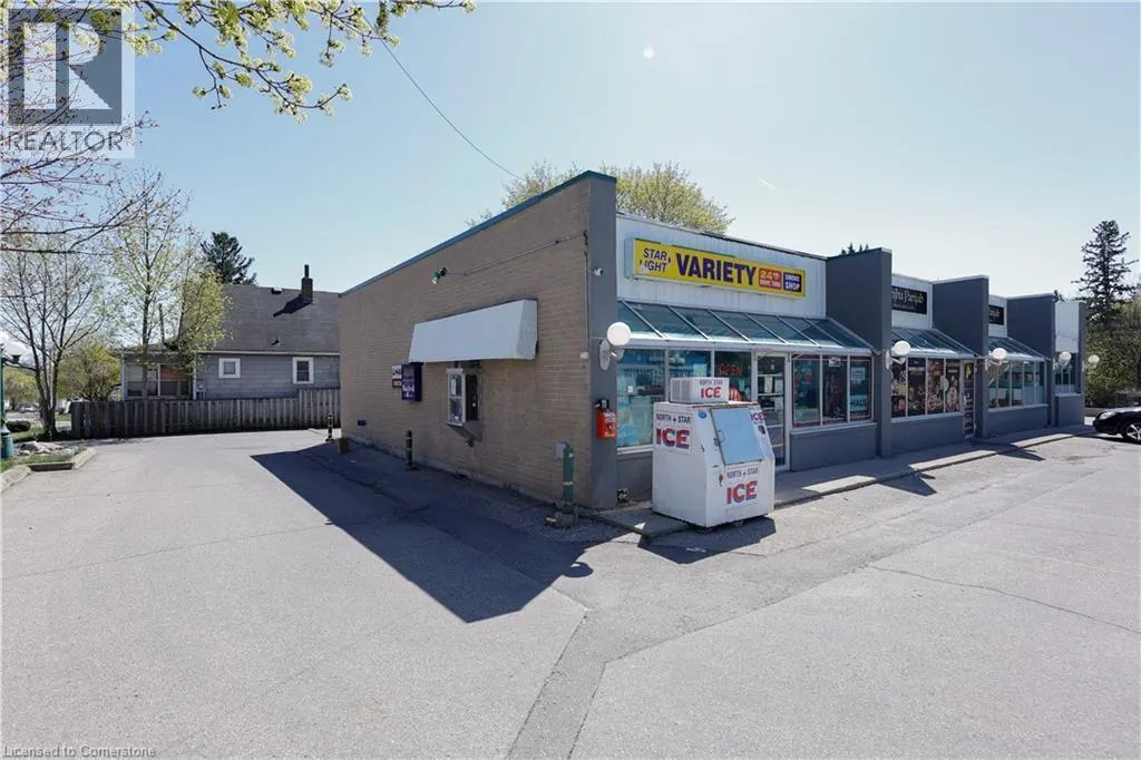 780 DUNDAS Street