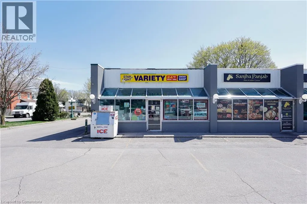 780 DUNDAS Street