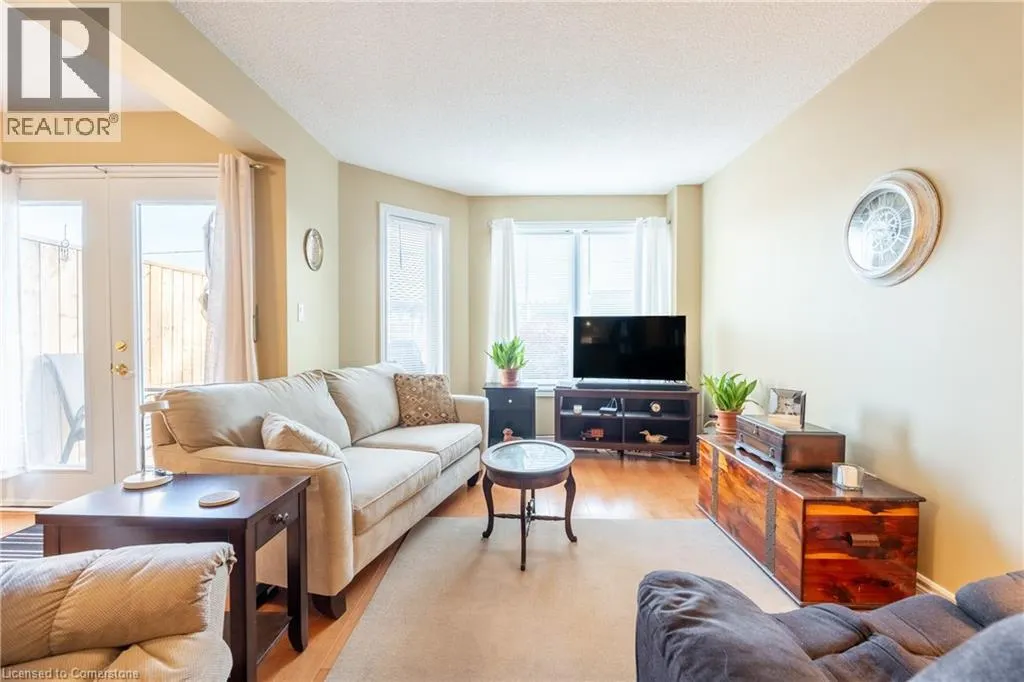 53 MYRTLE Avenue