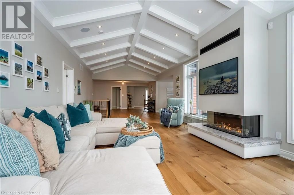 144 LAKESIDE Drive