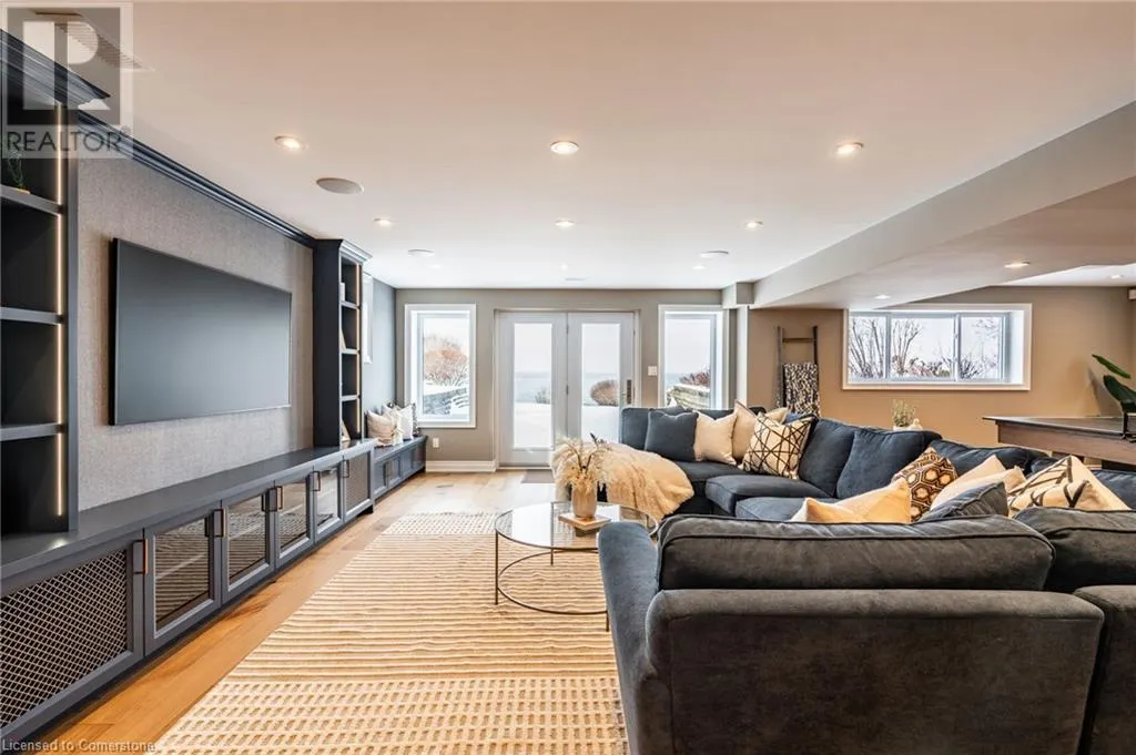 144 LAKESIDE Drive