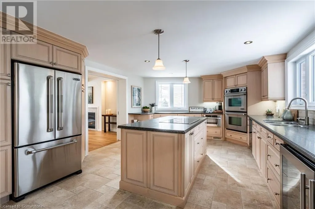 144 LAKESIDE Drive
