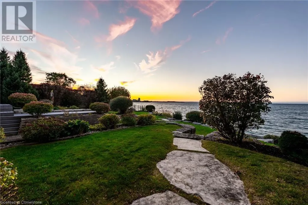 144 LAKESIDE Drive