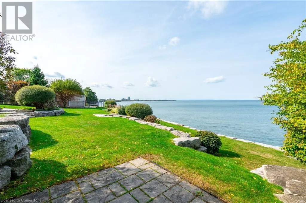 144 LAKESIDE Drive