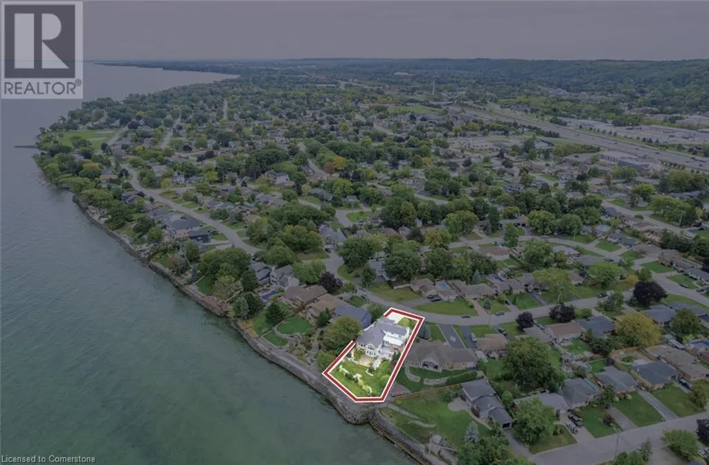 144 LAKESIDE Drive