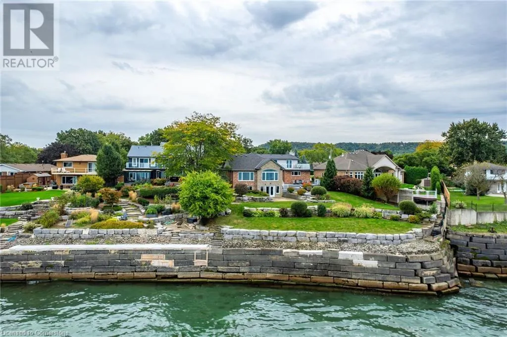 144 LAKESIDE Drive
