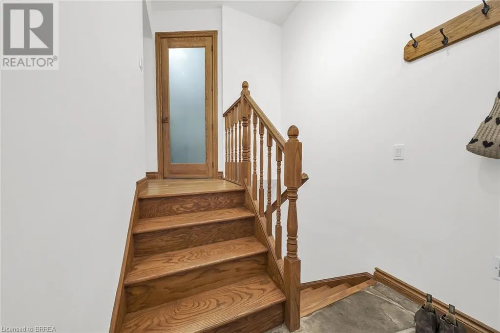 38 GRAND RIVER Street S