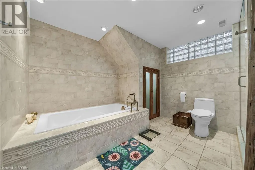 38 GRAND RIVER Street S