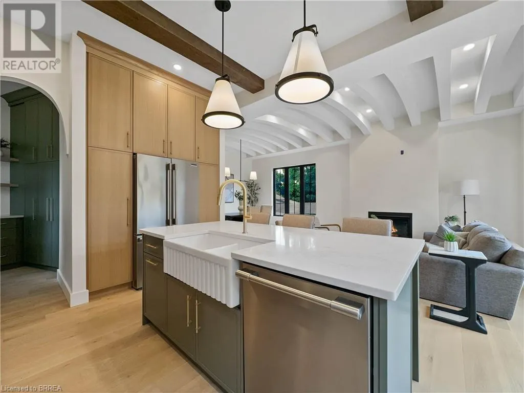 75 GRAND RIVER Street S
