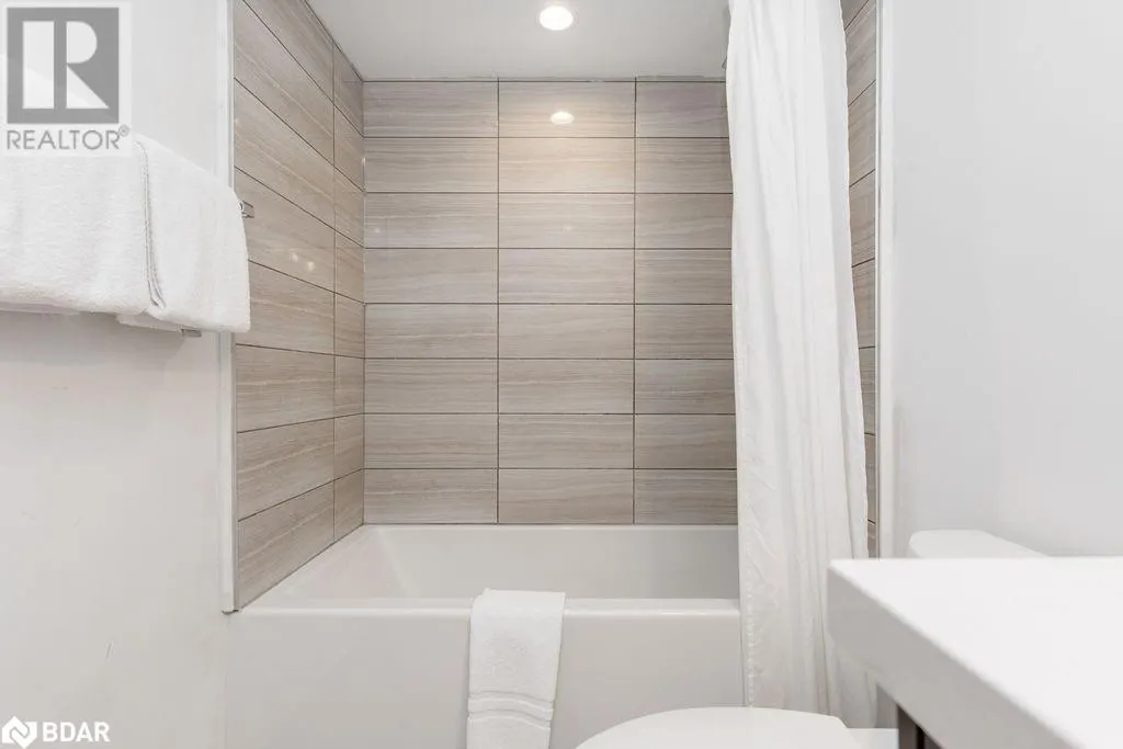 80 HORSESHOE Boulevard Unit# 307, #307