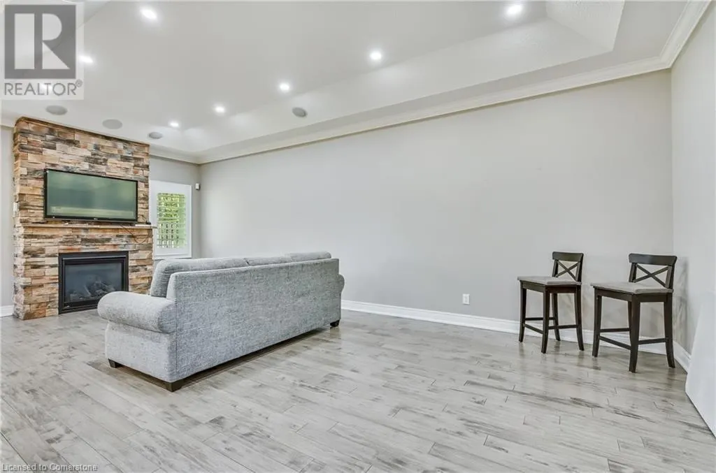 194 DONLY Drive S Unit# 12, #12