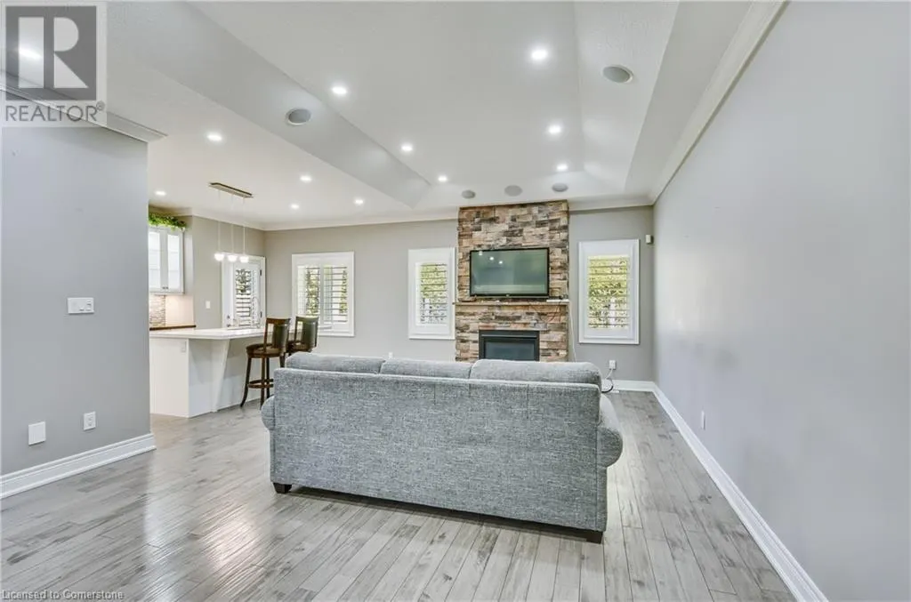 194 DONLY Drive S Unit# 12, #12