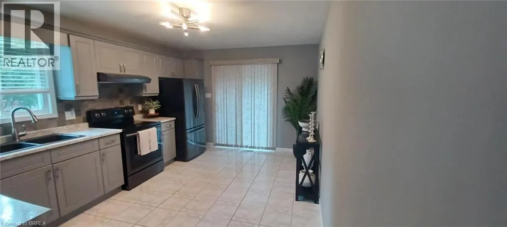 22 PASSMORE Court