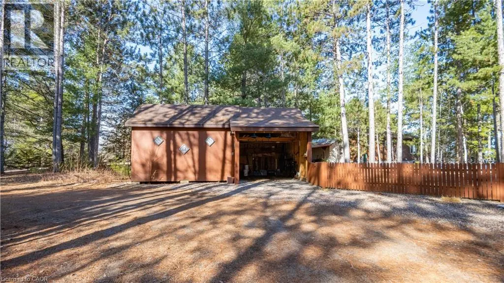 610 PINE POINT Lane