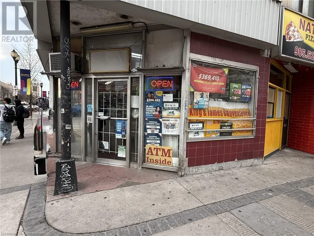 1 KING Street E