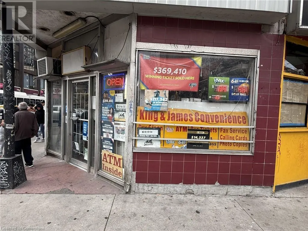 1 KING Street E