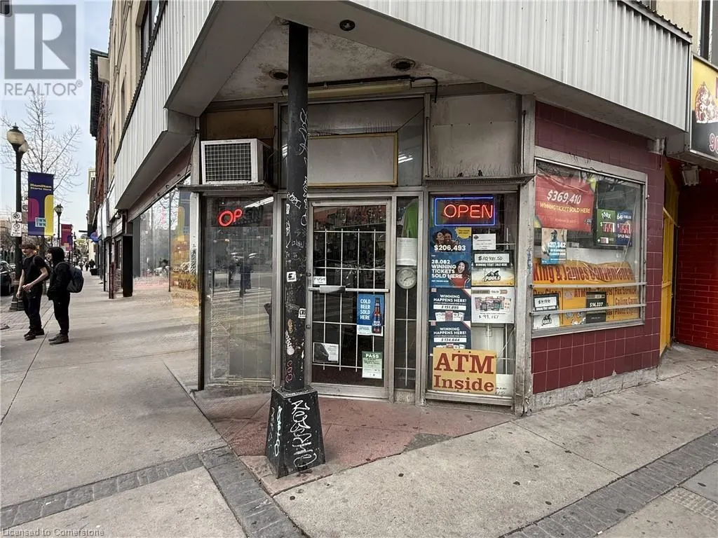 1 KING Street E
