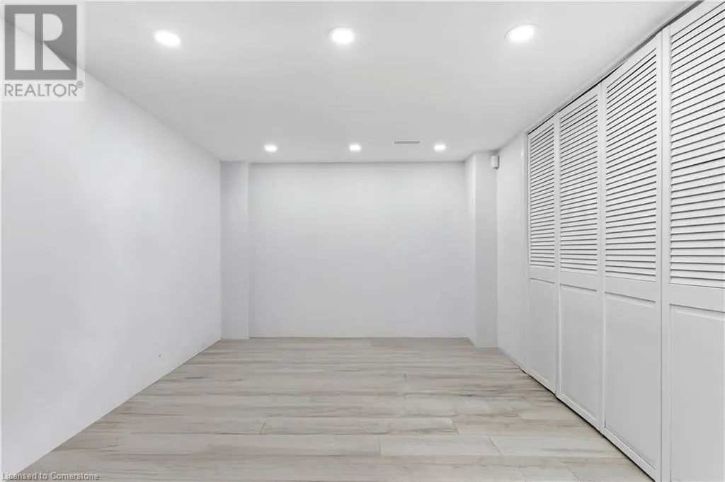 377 GLANCASTER Road Unit# 20, #20