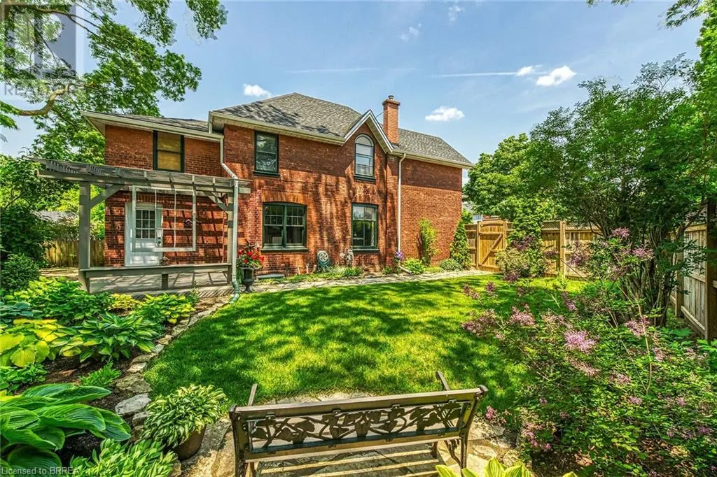 242 BRANT Avenue