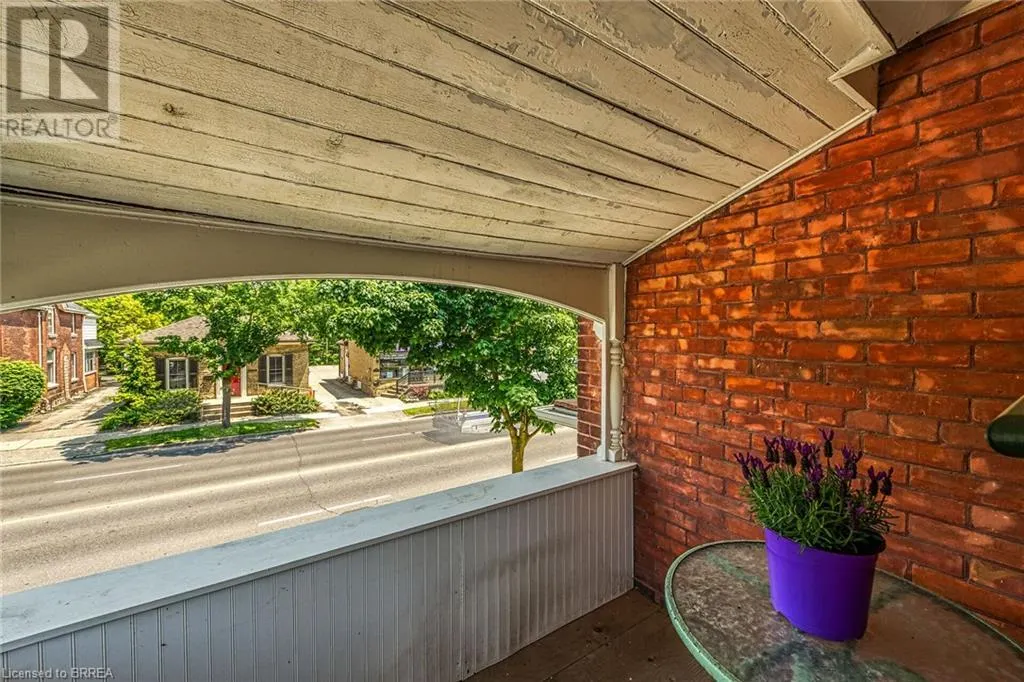 242 BRANT Avenue