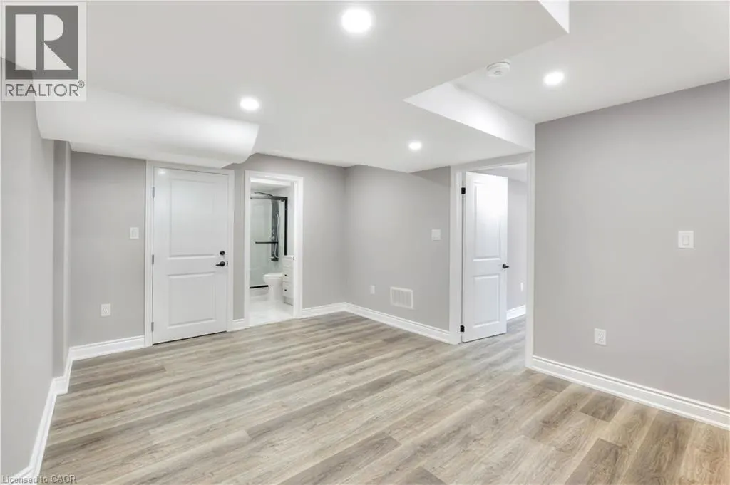 35 LOXLEIGH Lane