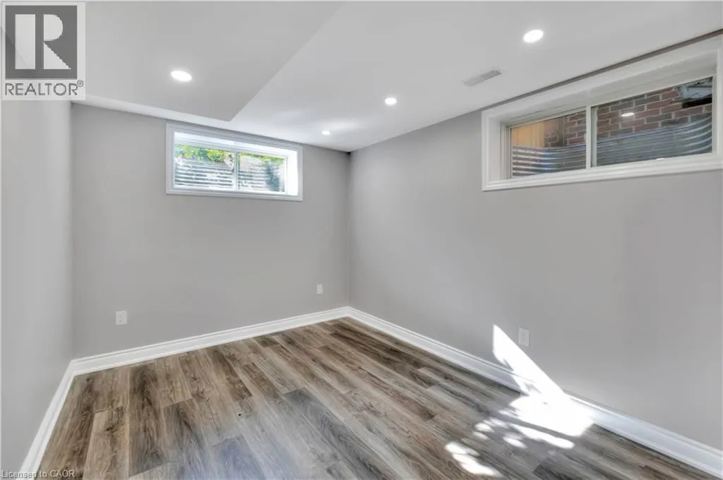 35 LOXLEIGH Lane