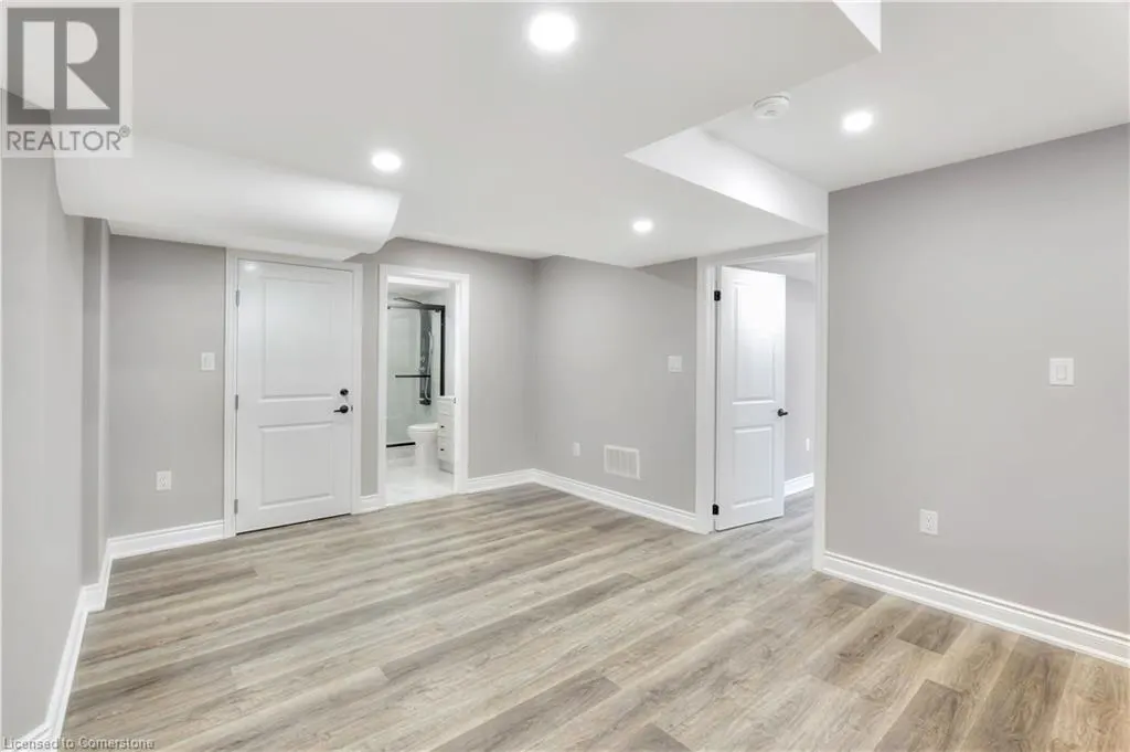 35 LOXLEIGH Lane