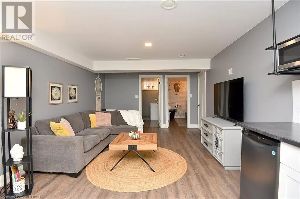 26 CORBETT Avenue