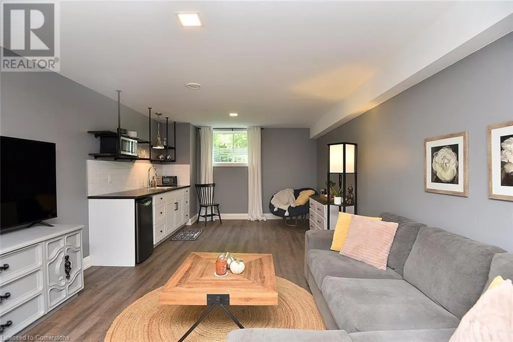 26 CORBETT Avenue