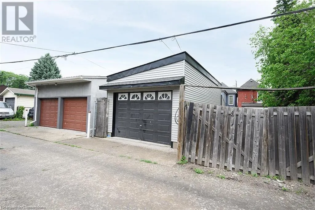 161 OAK Avenue