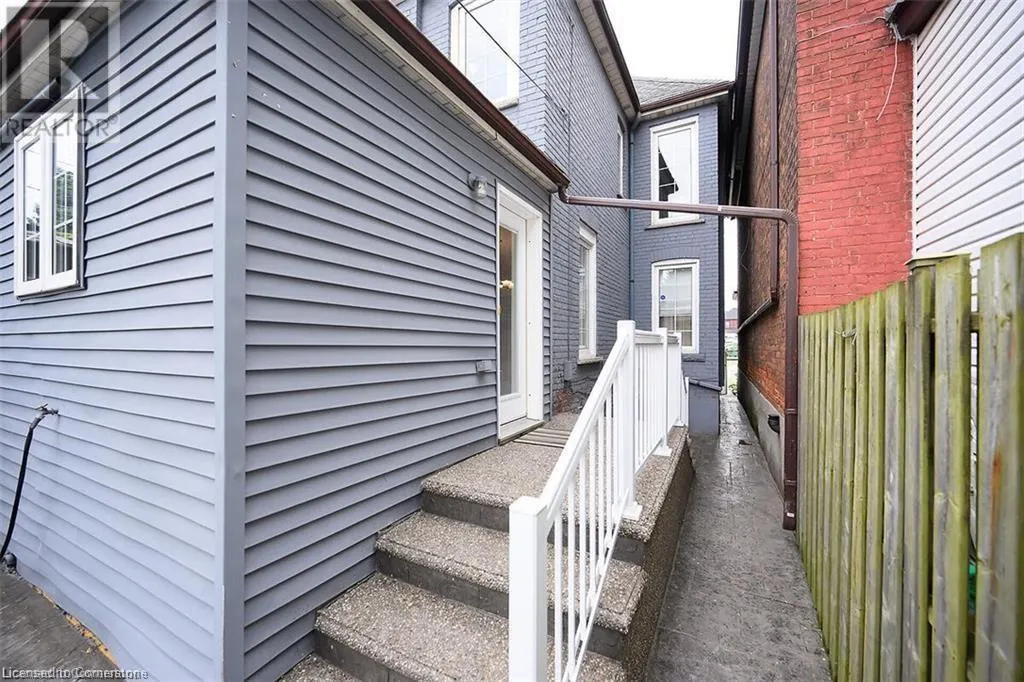 161 OAK Avenue