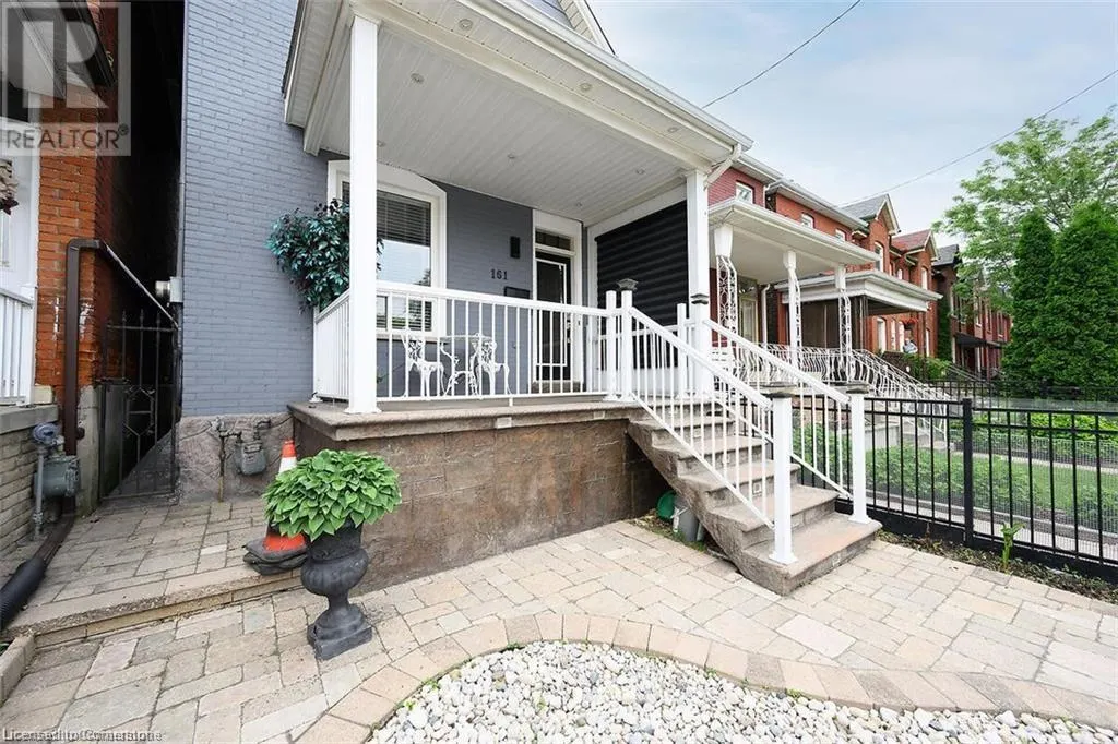 161 OAK Avenue