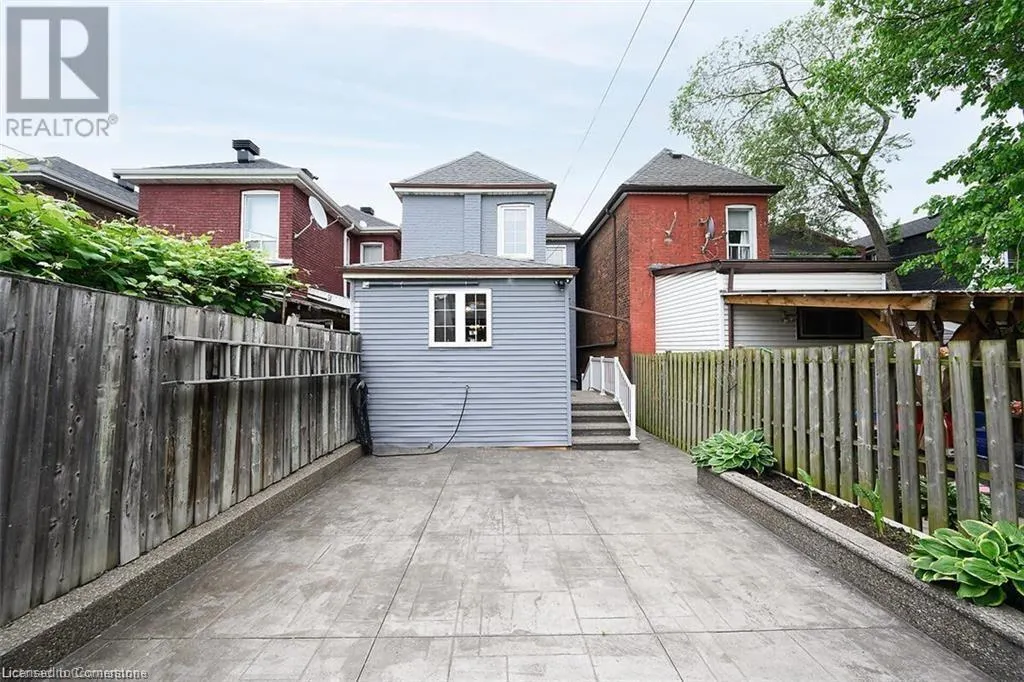 161 OAK Avenue