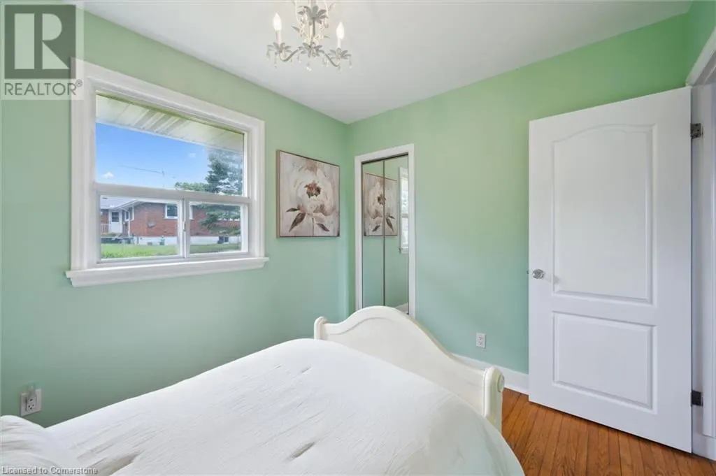 13 MEADOWVALE Avenue