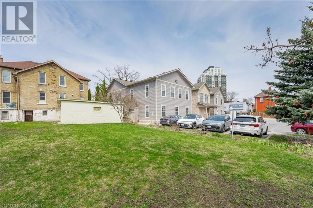 103 SURREY Street E