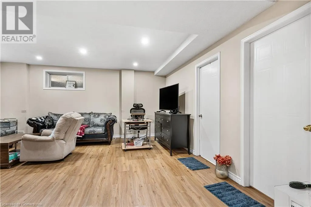 155 ELMIRA Road N